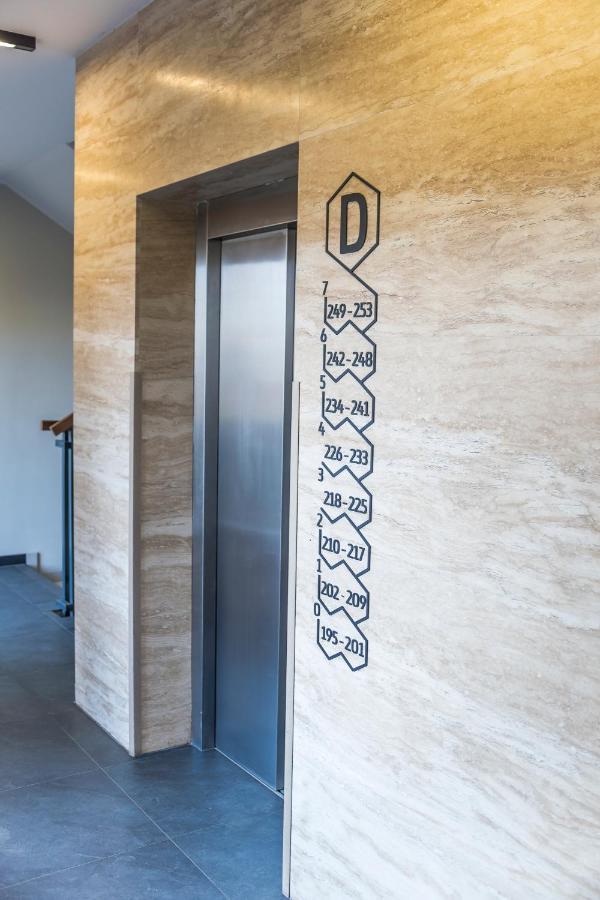 Apartament Z Ogrodkiem I Garazem Πόζναν Εξωτερικό φωτογραφία